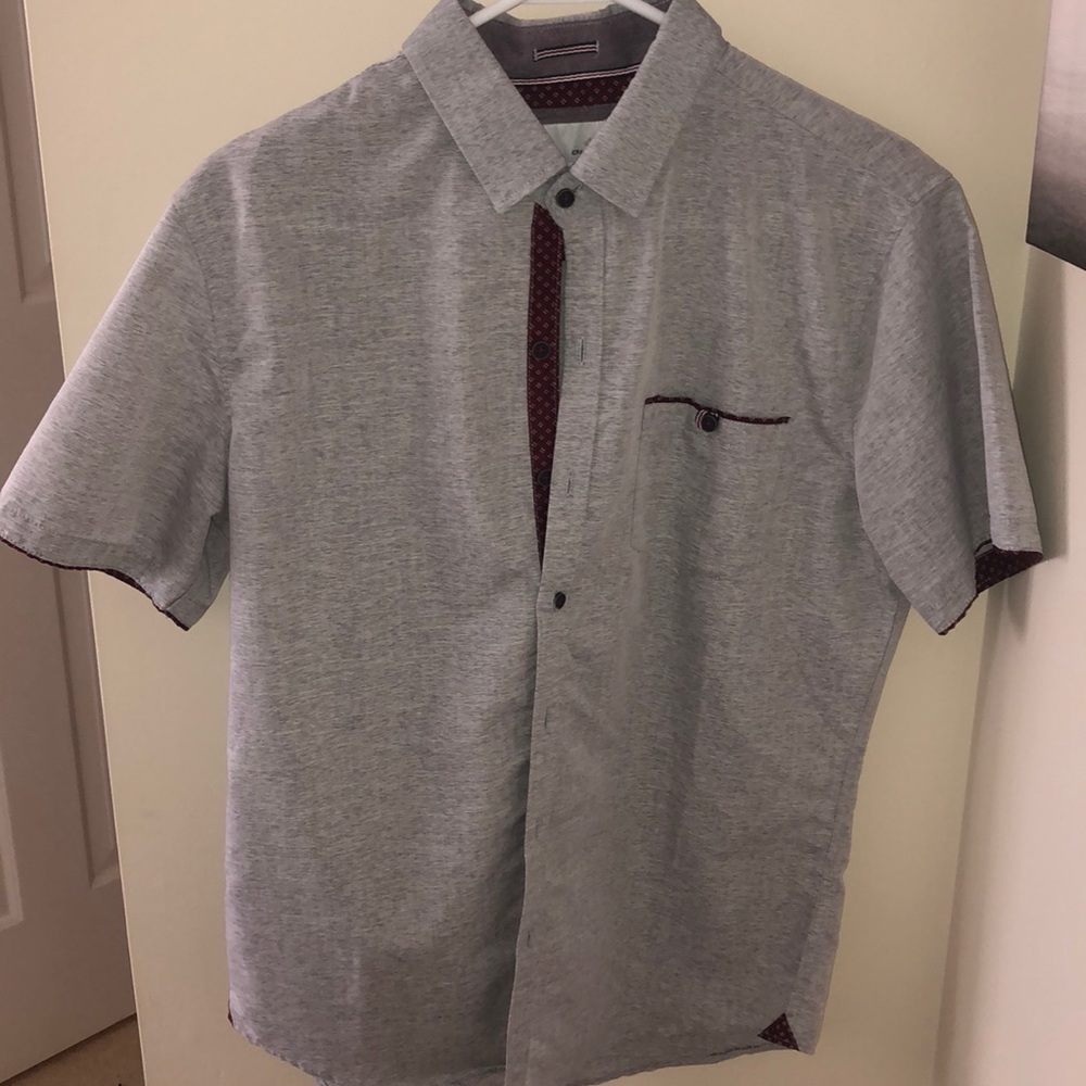 Short sleeve button down